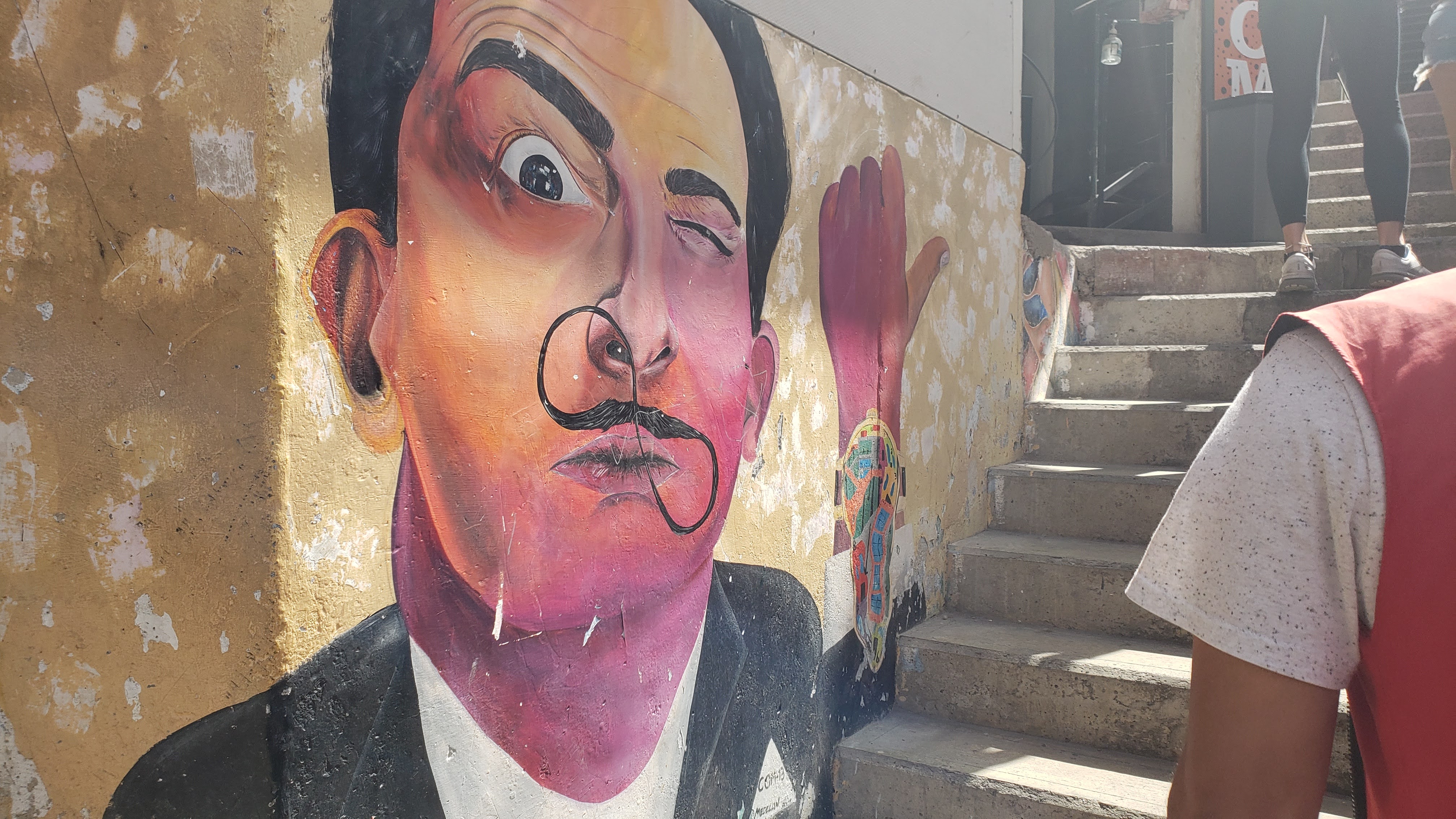 Mural of the bust of Salvador Dalí